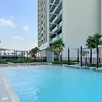 52Nd Floor 2Br In Aykon City Huge Layout