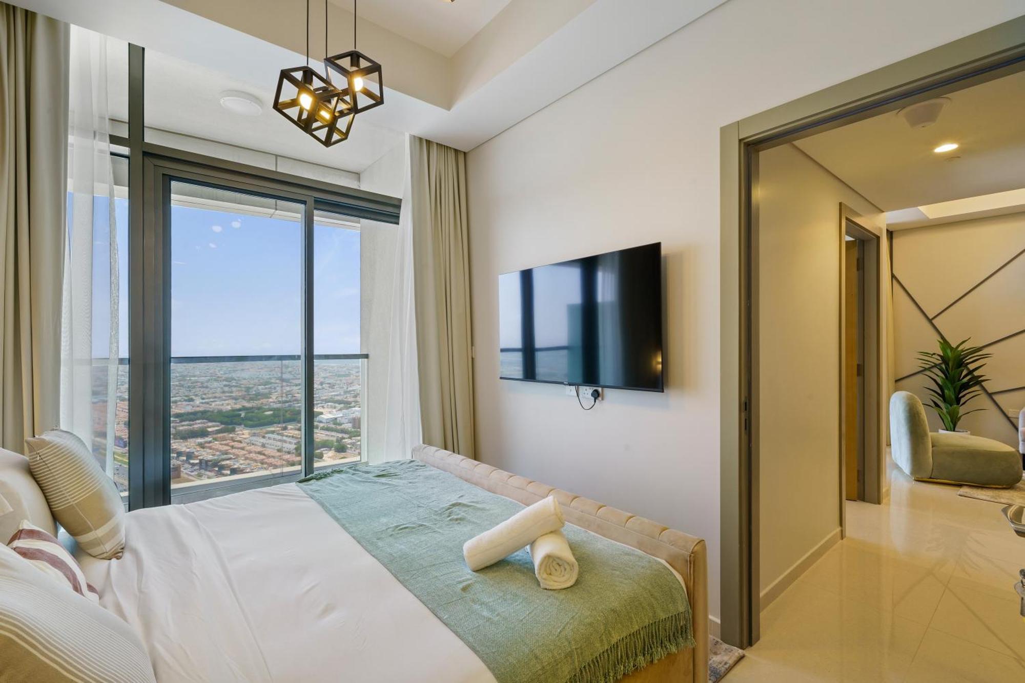 Apartment 52nd Floor 2br In Aykon Huge Layout *