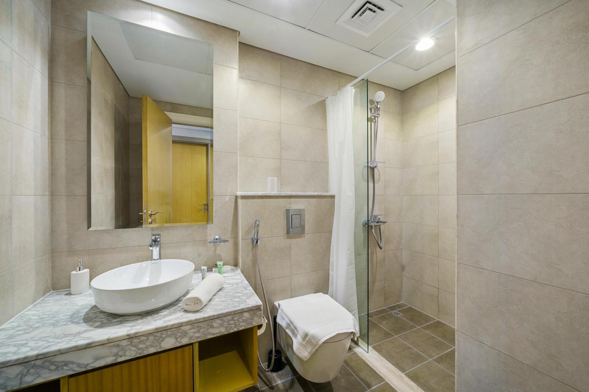 52nd Floor 2br In Aykon Huge Layout Apartment