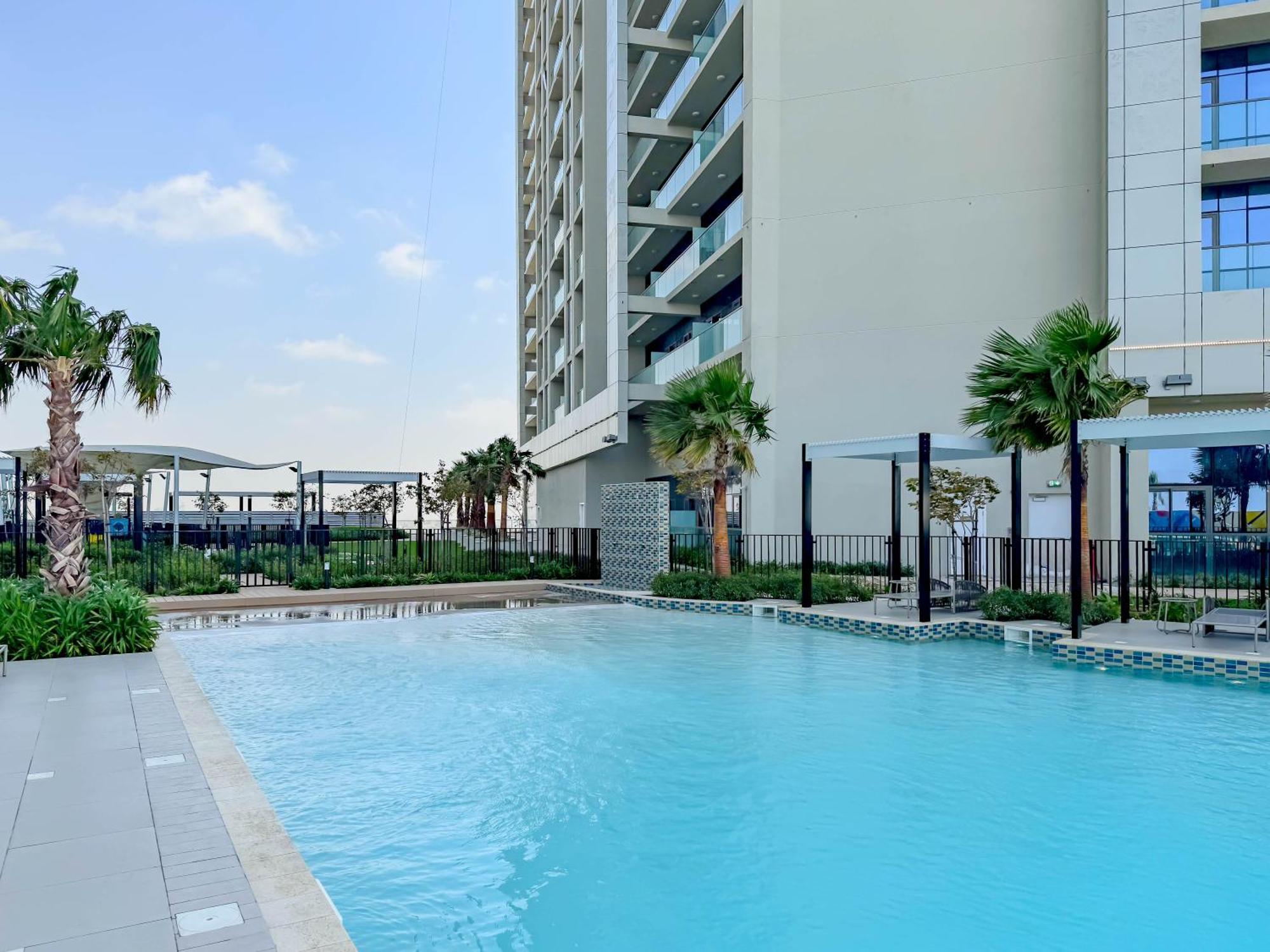 Apartment 52nd Floor 2br In Aykon Huge Layout Dubai