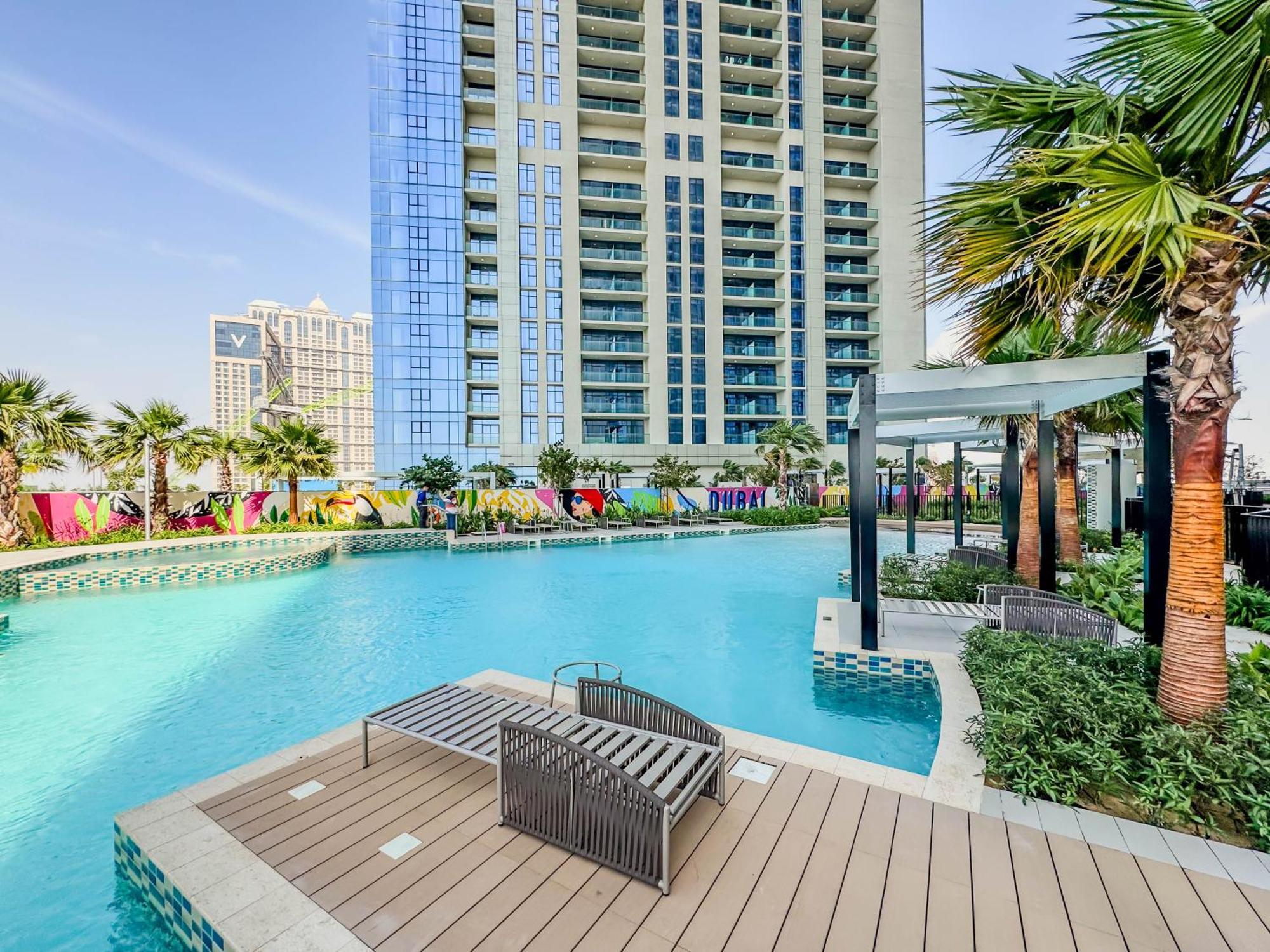 Apartment 52nd Floor 2br In Aykon Huge Layout