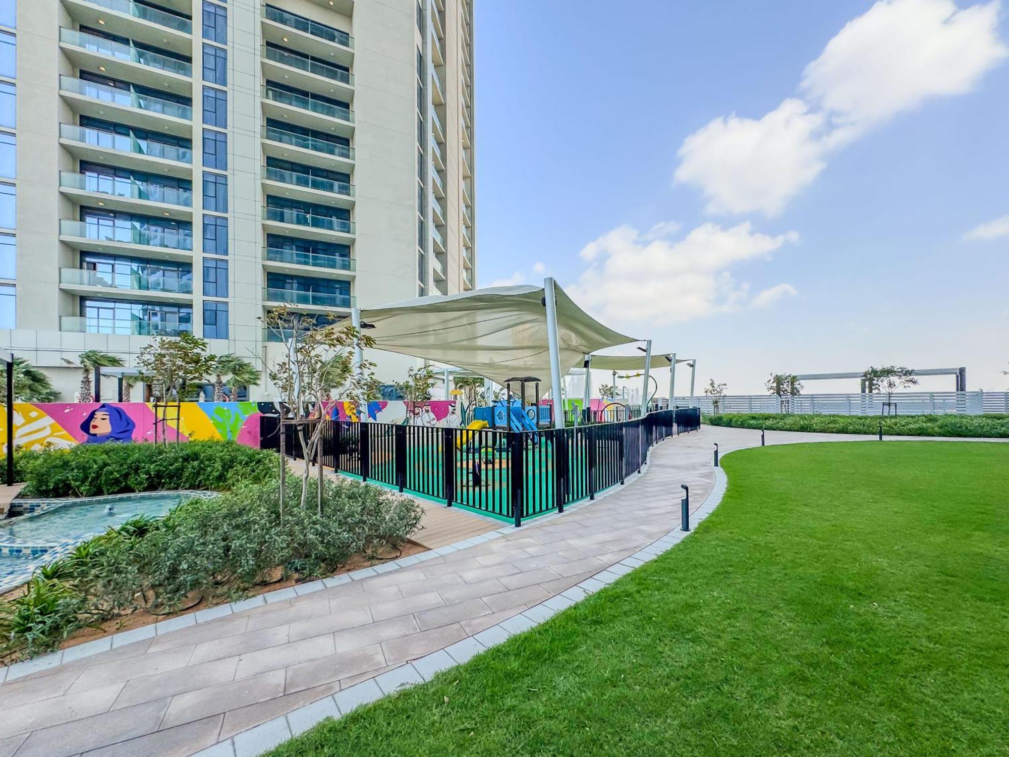 52nd Floor 2br In Aykon Huge Layout Apartment